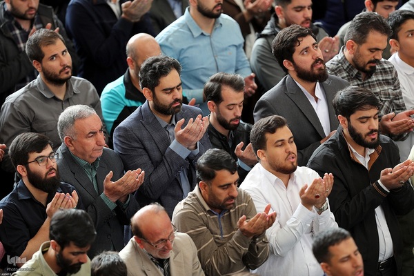 اقامه نماز عید فطر به امامت رهبر معظم انقلاب اسلامی