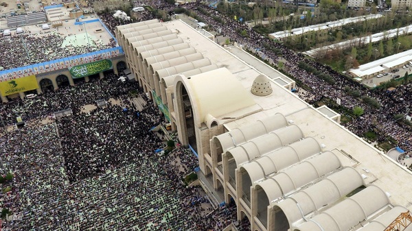 اقامه نماز عید فطر به امامت رهبر معظم انقلاب اسلامی