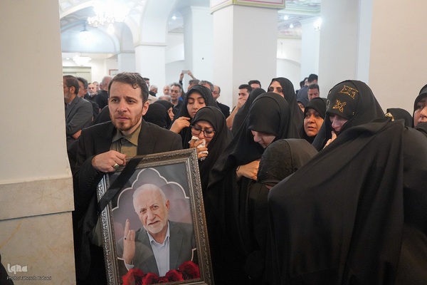 مراسم خاک سپاری خادم‌القرآن عبدالرسول عبایی