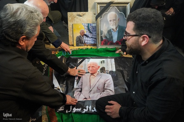 مراسم خاک سپاری خادم‌القرآن عبدالرسول عبایی