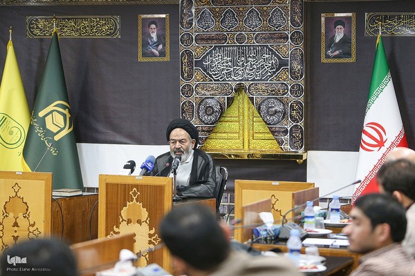 جلسه توجیهی قاریان اعزامی به حج با حضور نماینده ولی فقیه