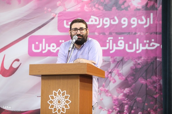 دورهمی دختران قرآنی در فرهنگسرای قرآن