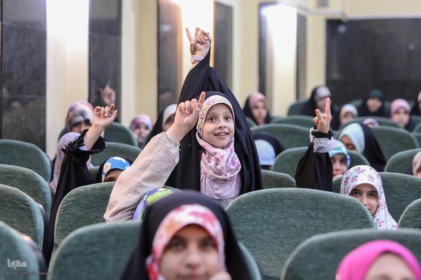 دورهمی دختران قرآنی در فرهنگسرای قرآن