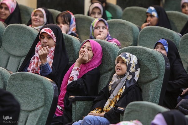 دورهمی دختران قرآنی در فرهنگسرای قرآن