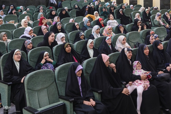 دورهمی دختران قرآنی در فرهنگسرای قرآن