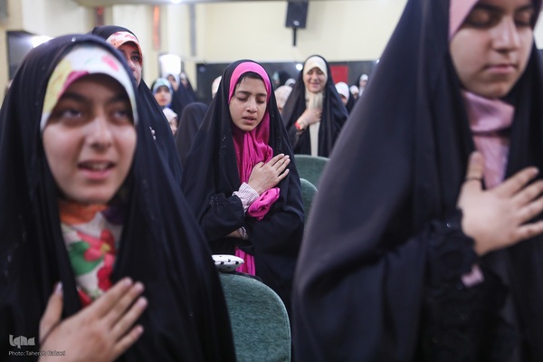 دورهمی دختران قرآنی در فرهنگسرای قرآن