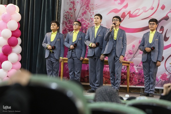 دورهمی دختران قرآنی در فرهنگسرای قرآن