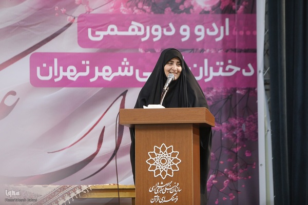 دورهمی دختران قرآنی در فرهنگسرای قرآن