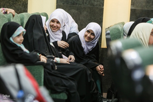 دورهمی دختران قرآنی در فرهنگسرای قرآن