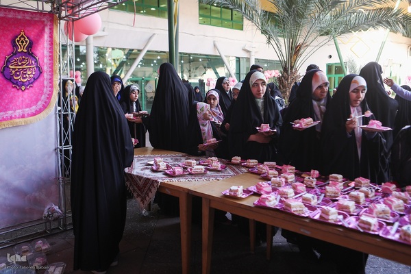 دورهمی دختران قرآنی در فرهنگسرای قرآن