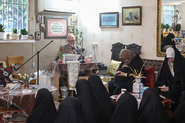 جشن روز معلم در جلسه آموزشی سیدمحسن موسوی‌بلده