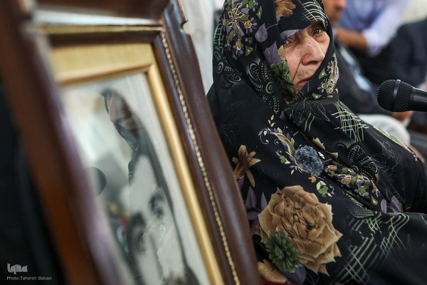 دیدار جامعه قرآنی با خانواده شهید سید جواد محمودی