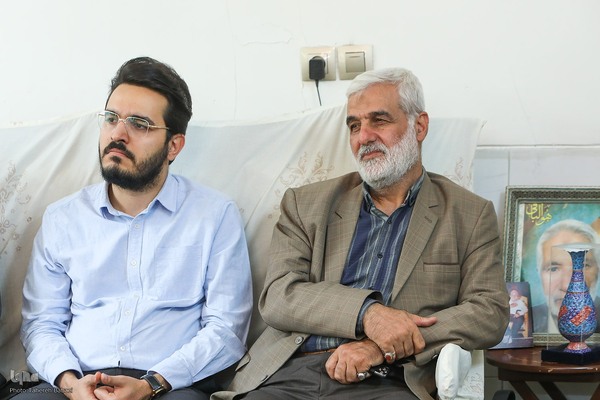 دیدار جامعه قرآنی با خانواده شهید سید جواد محمودی