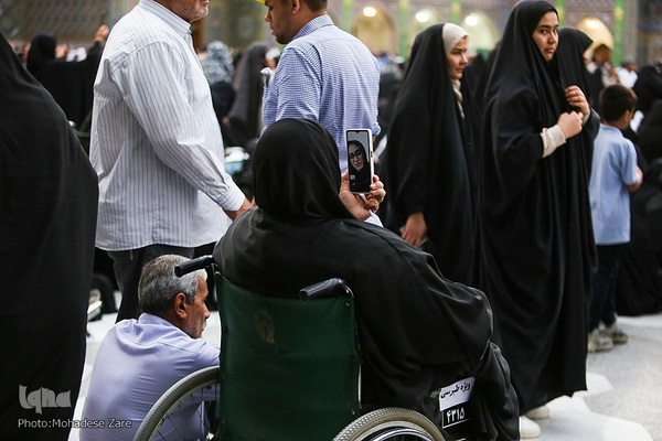 حرم مطهر رضوی در شب ولادت امام رضا(ع)