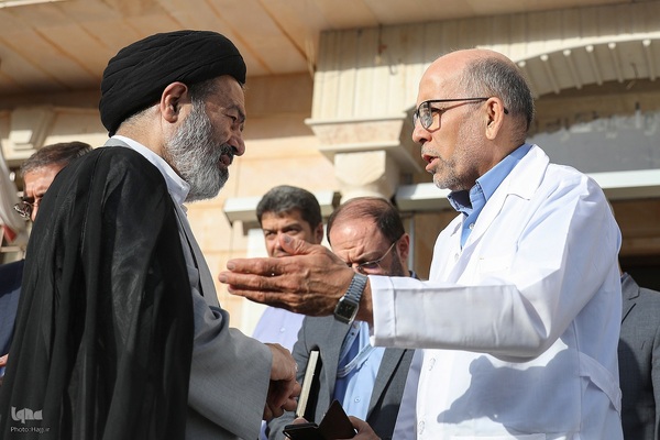 بازدید سرپرست حجاج ایرانی از مرکز پزشکی هلال احمر در مدینه