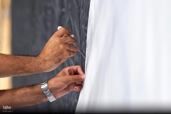 پرده خانه خدا بالا کشیده شد