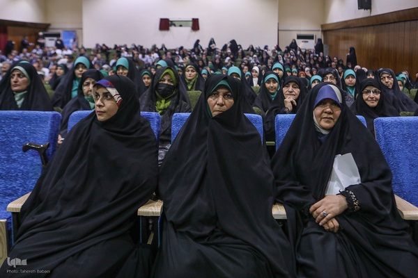 همایش تجلیل از حافظان کانون الزهرا مؤسسه مهد قرآن