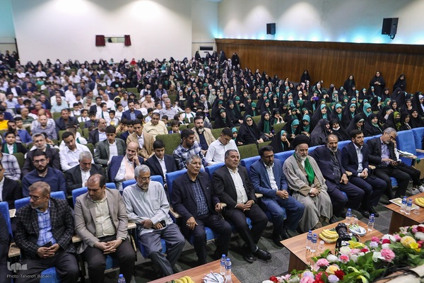 همایش تجلیل از حافظان کانون الزهرا مؤسسه مهد قرآن