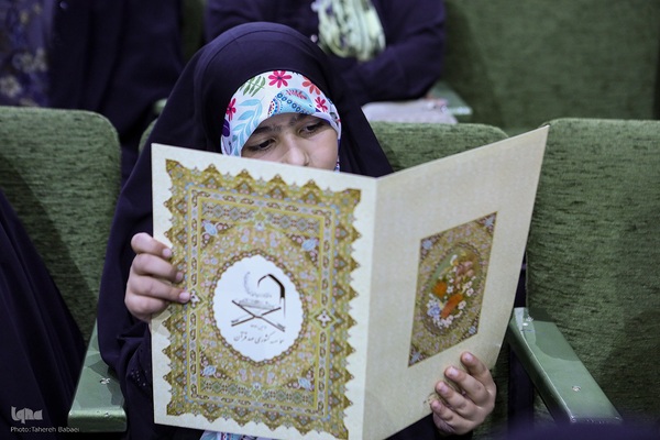 همایش تجلیل از حافظان کانون الزهرا مؤسسه مهد قرآن