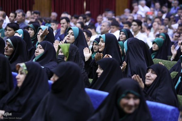 همایش تجلیل از حافظان کانون الزهرا مؤسسه مهد قرآن