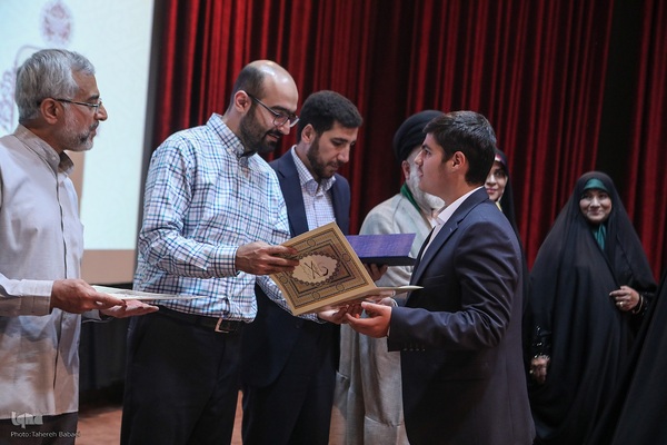 همایش تجلیل از حافظان کانون الزهرا مؤسسه مهد قرآن
