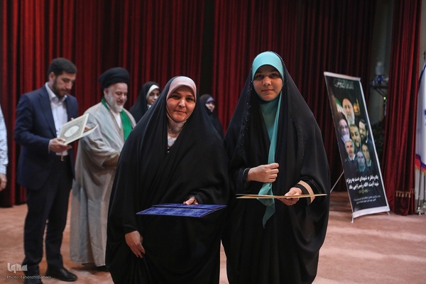 همایش تجلیل از حافظان کانون الزهرا مؤسسه مهد قرآن