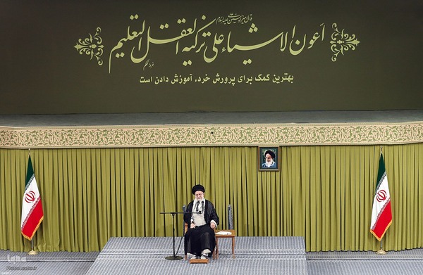 دیدار هزاران نفر از معلمان سراسر کشور با رهبر معظم انقلاب