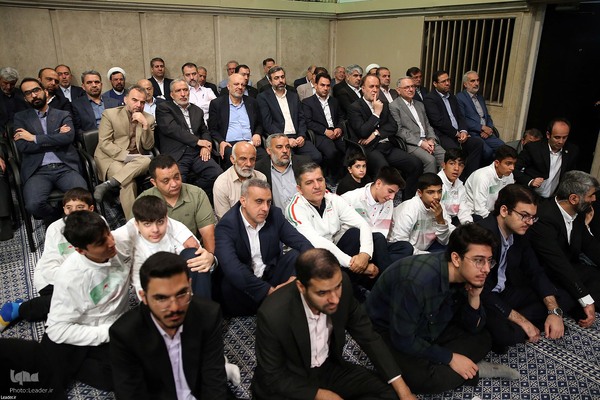 دیدار هزاران نفر از معلمان سراسر کشور با رهبر معظم انقلاب