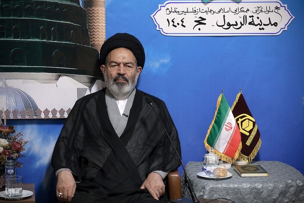 دیدار قاریان گروه نور حج تمتع ۱۴۰۴ با نماینده ولی فقیه در امور حج و زیارت