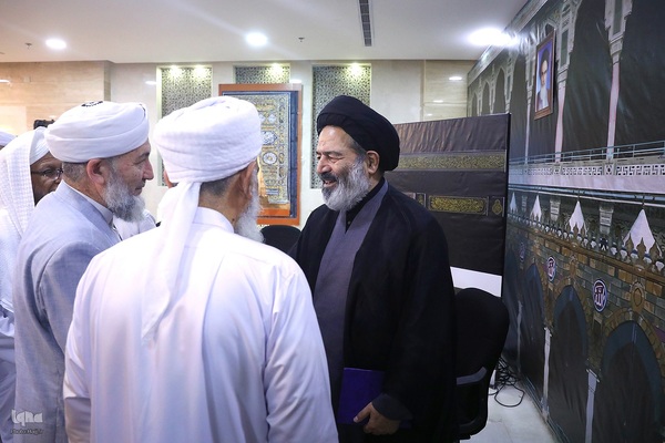 دیدار علمای اهل سنت با سرپرست حجاج ایرانی در مکه