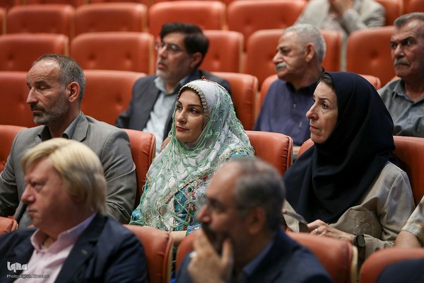 تجلیل از پیش‌کسوتان صنایع دستی در فرهنگستان هنر