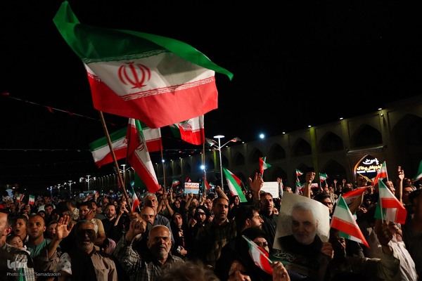 خروش غدیری مردم اصفهان