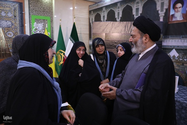 نشست کاروان دانشگاهیان با نماینده ولی فقیه در امور حج و زیارت