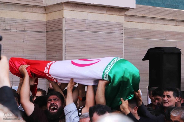 تشییع پیکر دو شهید قرآن آموز در تبریز