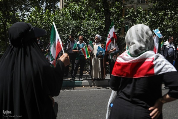 تجمع اعتراضی خانواده شهدا و ایثارگران در محکومیت حملات رژیم صهیونیستی و آمریکا