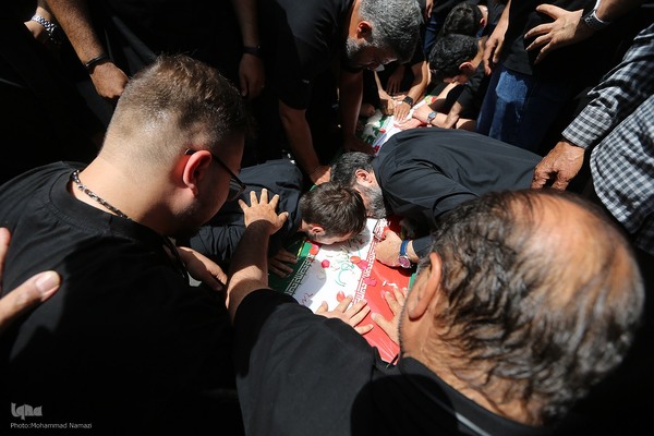 مراسم تشییع و خاکسپاری حافظ قرآن پاسدار شهید احسان ذاکری