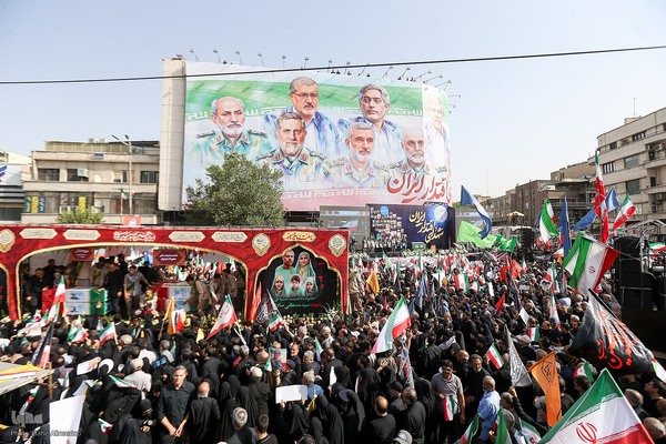 تشییع پیکر ۶۰ شهید اقتدار در تهران