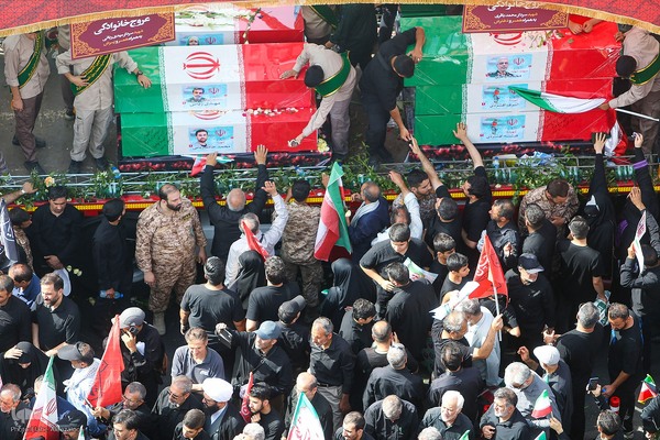 تشییع پیکر ۶۰ شهید اقتدار در تهران