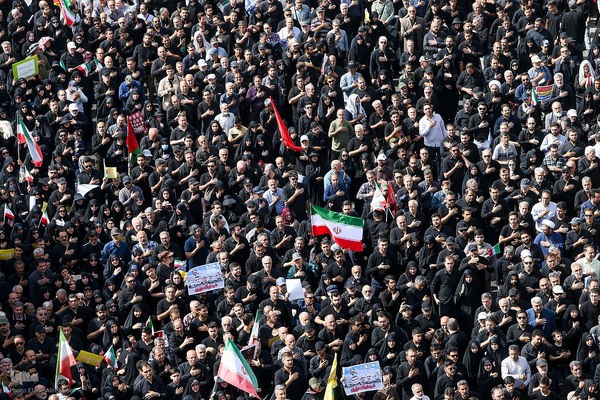 تشییع پیکر ۶۰ شهید اقتدار در تهران