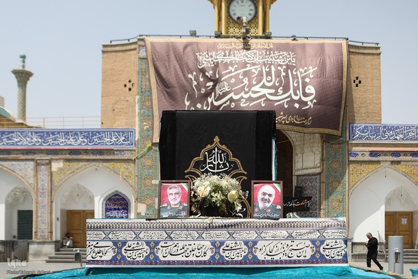 تشییع و خاکسپاری پیکر شهید طهرانچی و همسرش در صحن حرم حضرت عبدالعظیم (ع)