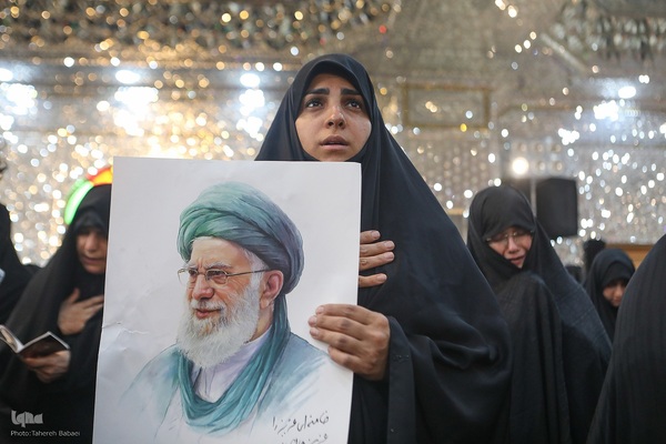 تشییع و خاکسپاری پیکر شهید طهرانچی و همسرش در صحن حرم حضرت عبدالعظیم (ع)