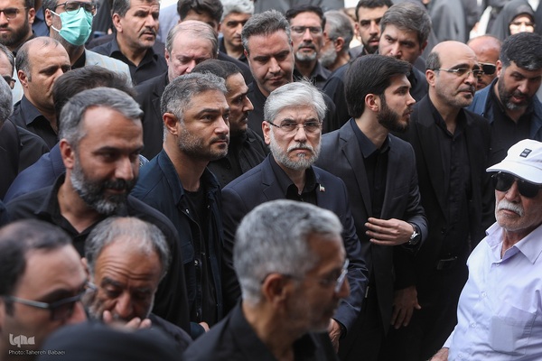 تشییع و خاکسپاری پیکر شهید طهرانچی و همسرش در صحن حرم حضرت عبدالعظیم (ع)
