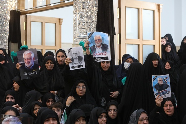 تشییع و خاکسپاری پیکر شهید طهرانچی و همسرش در صحن حرم حضرت عبدالعظیم (ع)