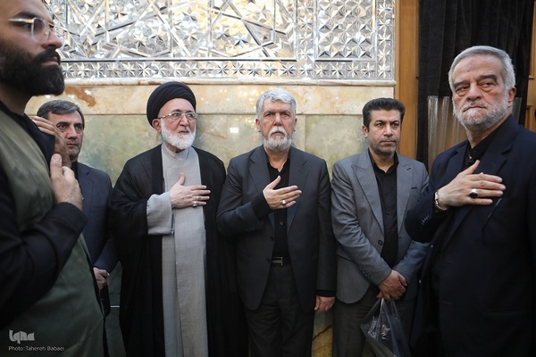 تشییع و خاکسپاری پیکر شهید طهرانچی و همسرش در صحن حرم حضرت عبدالعظیم (ع)