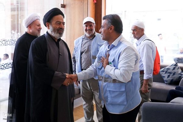 دیدار صمیمی سرپرست حجاج ایرانی با زائران کشورمان