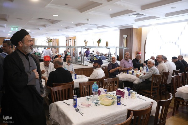 دیدار صمیمی سرپرست حجاج ایرانی با زائران کشورمان