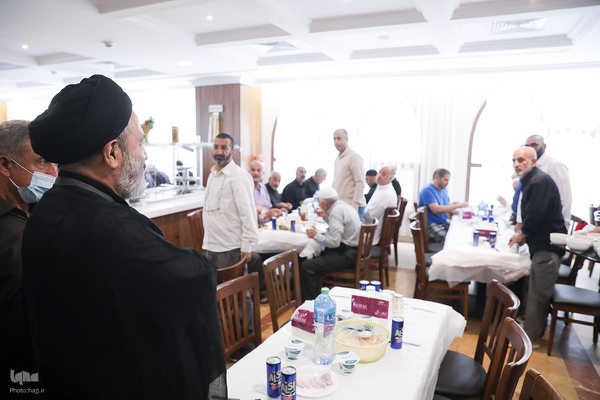 دیدار صمیمی سرپرست حجاج ایرانی با زائران کشورمان