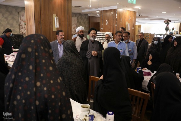 دیدار صمیمی سرپرست حجاج ایرانی با زائران کشورمان