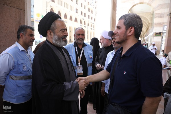 دیدار صمیمی سرپرست حجاج ایرانی با زائران کشورمان