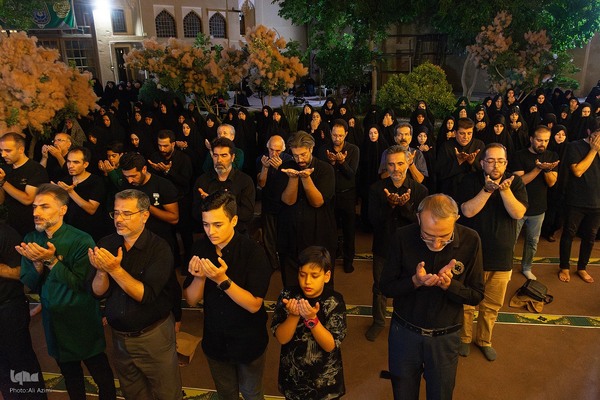 سنت روضه خانگی در خانه تاریخی شیخ‌الاسلام اصفهان